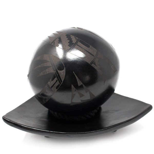 Triangular Fruit Platter, Single Large Ball, Scribed Black Clay Fashion